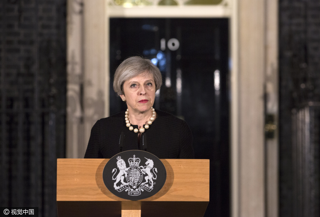 英国伦敦议会大厦外发生恐怖袭击 首相特蕾莎