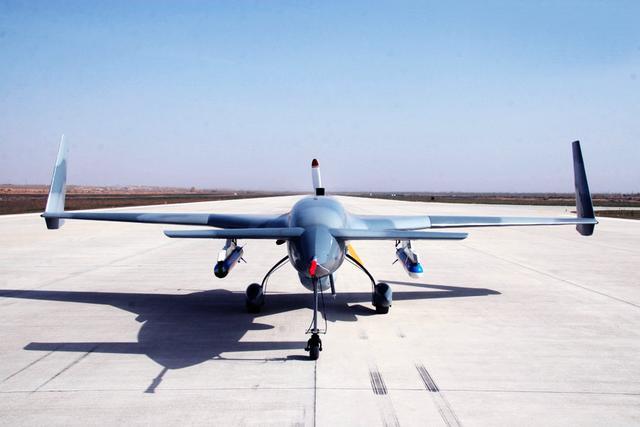 巴基斯坦阅兵彩虹-3首次编队飞行 彩虹-3无人机是中国制造的吗？