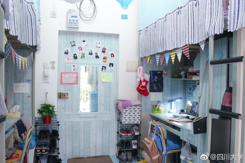 四川大学经济学院一女生寝室走红 宿舍改造成地中海风格