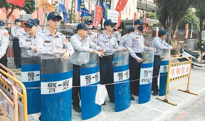 台湾：从警让人“又爱又恨” 待遇优厚但幸福感低