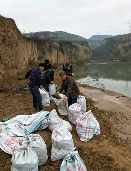 河南灵宝一水库侧漏洪水穿村 300名村民转移