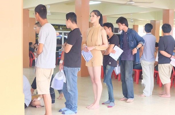 泰国超美变性人到征兵处报到 网友：想一同入伍