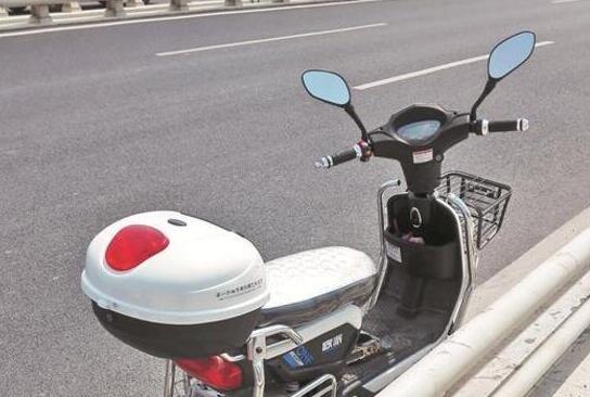 泉州男子锁好电动车 从大桥上跳下生死未卜
