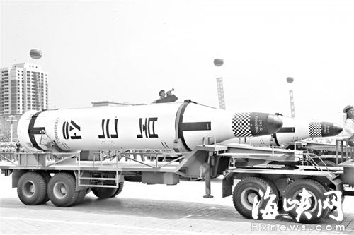 在阅兵式上亮相的“北极星-2”型潜射弹道导弹