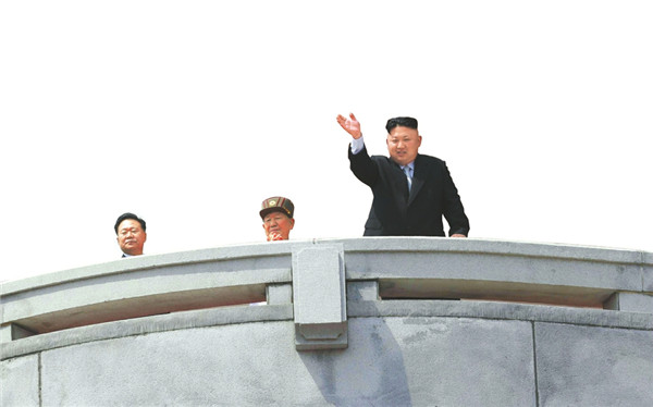 朝鲜半岛最新消息 金正恩阅兵 新导弹亮相 朝鲜半岛剑拔弩张