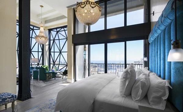 这个号称南非奢侈酒店新篇章的地方，可以眺望整个开普敦