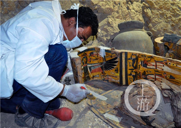 埃及考古重大发现 8具3500年木乃伊墓葬出土