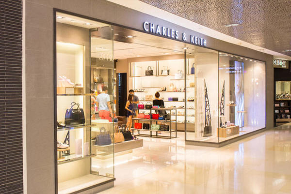 拥有1.3万家门店，12个女鞋品牌的百丽集团可能要贱卖，为什么百货一楼的老牌女鞋不行了？