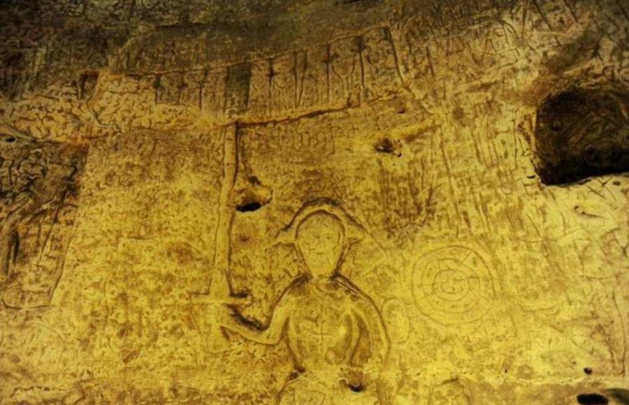 英国发现“圣殿骑士”遗迹 精美雕刻距今已800年