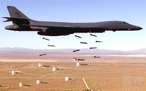 美战略轰炸机飞越朝鲜半岛 朝鲜警告：核战边缘！