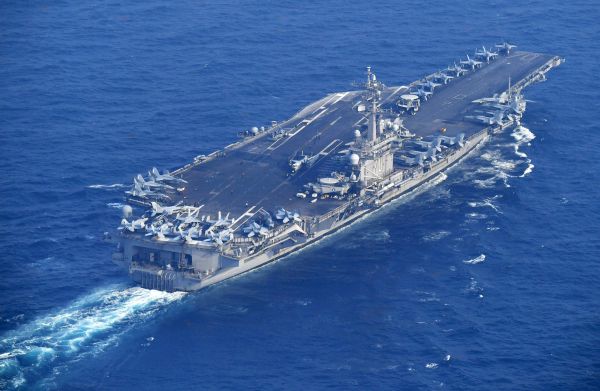 外媒称美航母逼近朝鲜半岛 美韩在日本海联合军演_《参考消息》官方网站
