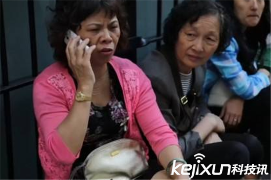 大妈网恋鲜肉吵架惊动警察 55岁大妈情断28岁鲜肉