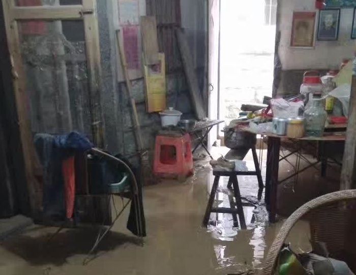 安溪：多个乡镇现短时强降水 数十户村民房子泡水