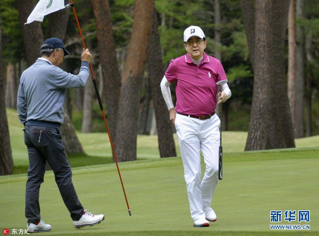 安倍晋三最新消息 日首相安倍黄金周长假打高尔夫球悠闲自在