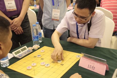 全运会象棋省内选拔赛在泉举行 200余名选手连夜对弈