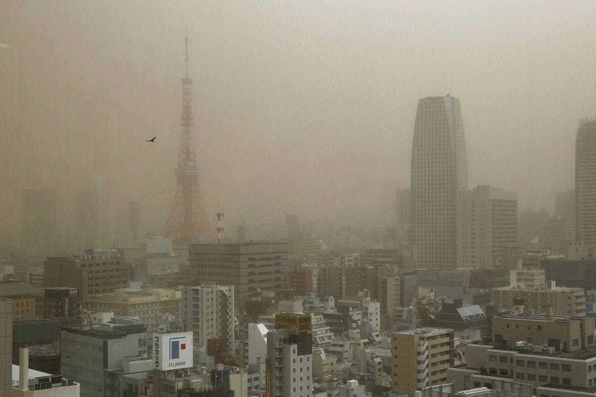 日本遭沙尘暴50年一遇 日本气象厅：从中国吹来的