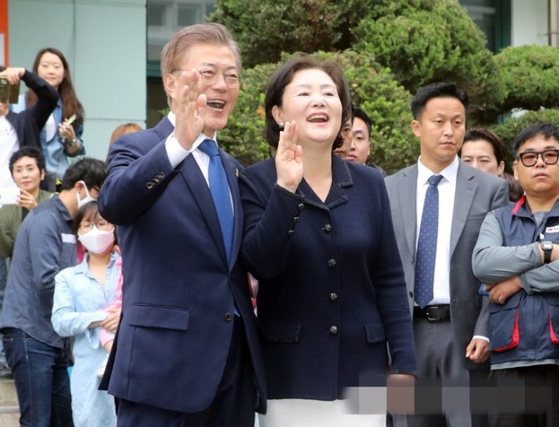 韩总统选举投票开始 候选人及前政要现身 韩国新任总统会是谁？