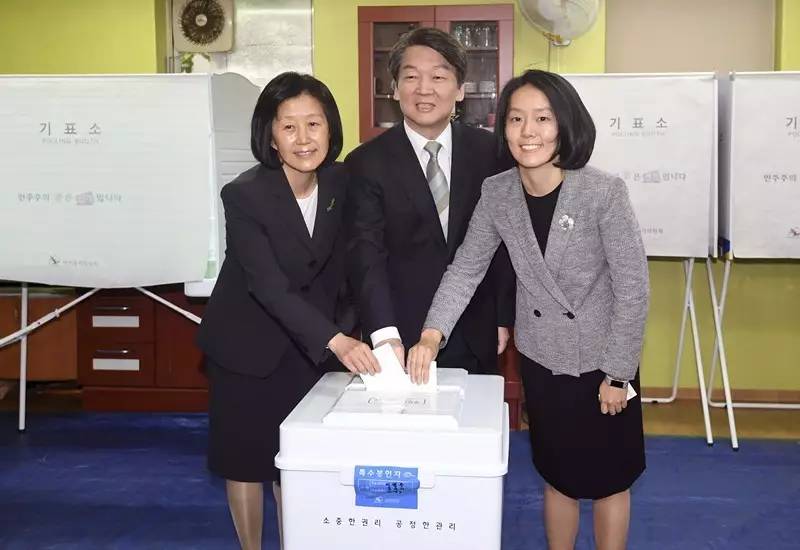 韩国大选最新消息 选票最长、朴槿惠弃票 韩大选中鲜为人知的细节