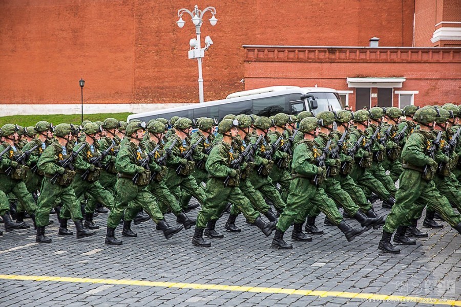 俄罗斯胜利日红场阅兵 场面恢宏机器人参与拍摄