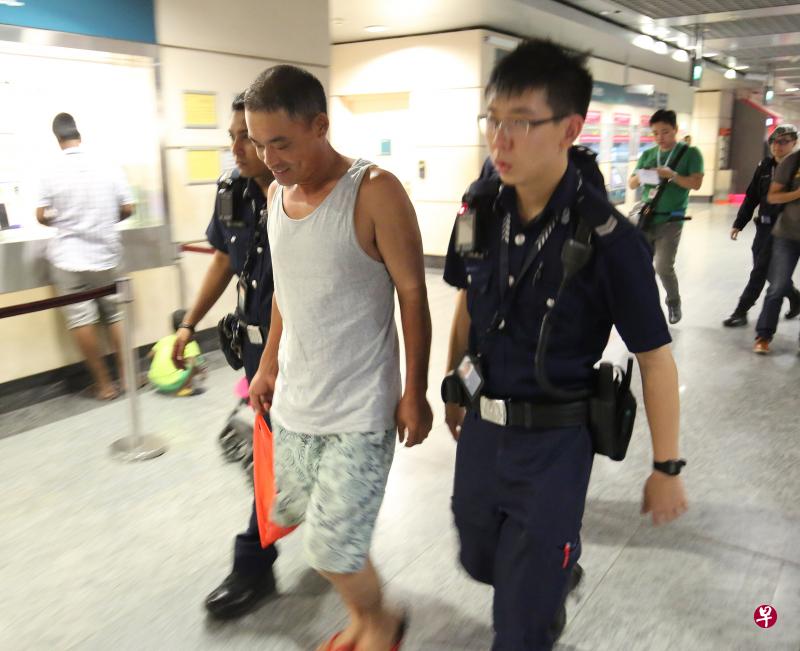 中国工人行李箱遗落地铁被当炸弹 新加坡治安好吗？