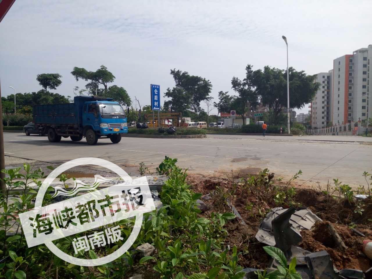 突发！晋江小车横穿马路被货车撞上 造成2死3伤（2）