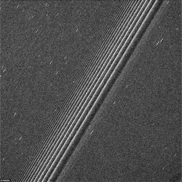 卡西尼号带回照片,揭露土星表面真实面貌 揭秘卡西尼探测器