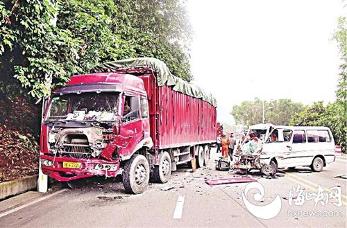 一辆载满驾校学员的面包车出车祸1死多伤 事发永春岵山