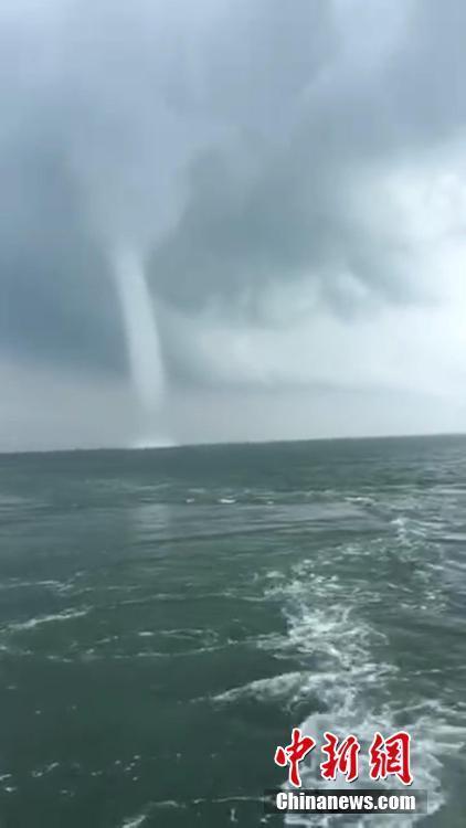 广西北海现“龙吸水”奇观 水上龙卷风是怎么形成的？