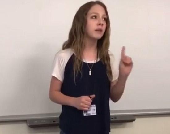 美国13岁女中学生奥利维娅演讲为女性发声 正能量满满感人肺腑