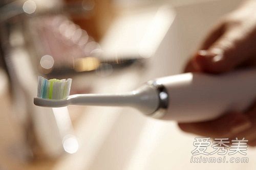 花儿与少年3江疏影电动牙刷是飞利浦什么型号的，价格多少钱