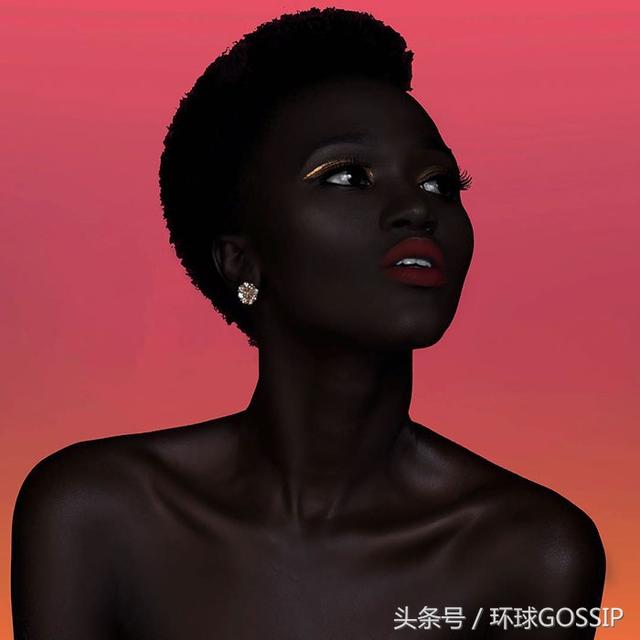 你无法想象一个人能有这么“黑”，苏丹模特自豪自己的肤色，一颗模特界璀璨的黑珍珠，有人建议去漂白