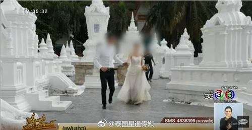 中国情侣在泰国寺庙拍婚纱照 对着佛塔扔捧花被批无知