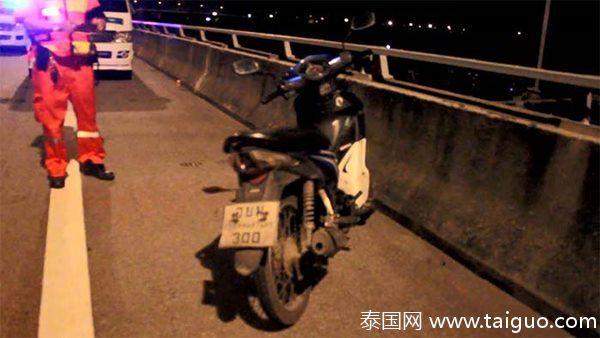泰16岁女孩骑摩托上高速路上自拍 不幸被撞身亡（2）