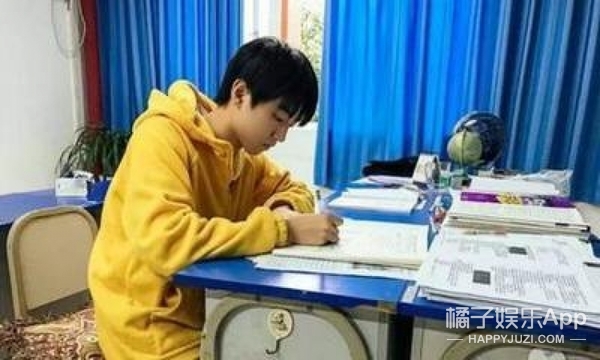 心疼！王俊凯高考前的生活大暴光 在班级2天没和同学说话！（3）