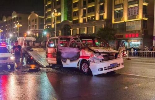 平潭救护车自燃烧成壳幸未有人员伤亡 原因仍在调查