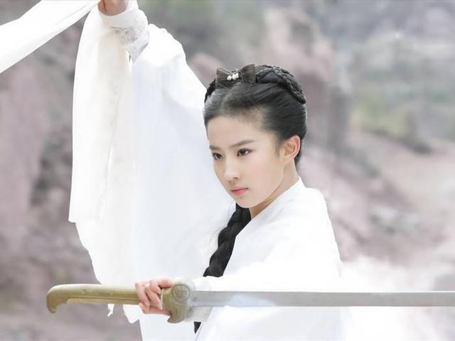 夜华玩拉面、折颜娘娘腔、素锦挖眼一秒过，我看的一定是假的《三生三世》
