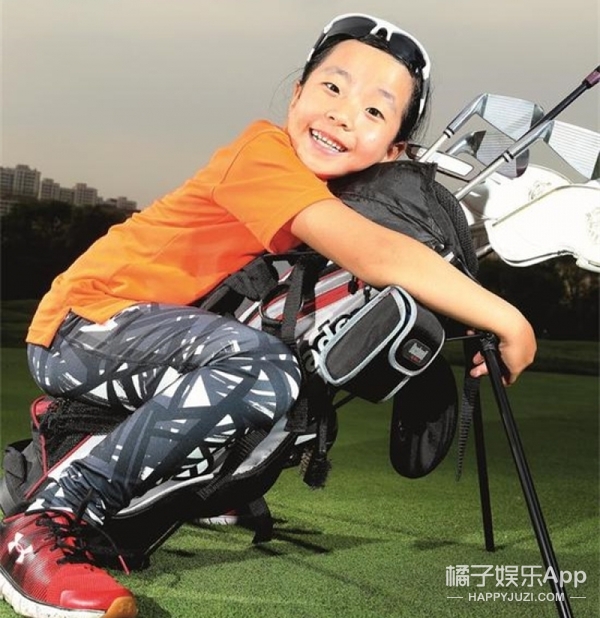 刘国梁7岁女儿刘宇婕获高尔夫世界亚军 他这个陪练球童真是没白当（2）