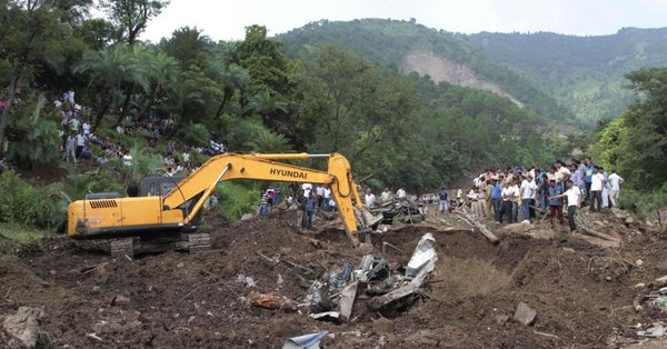 印度北部门迪县发生山体滑坡现场图曝光 至少46人死亡