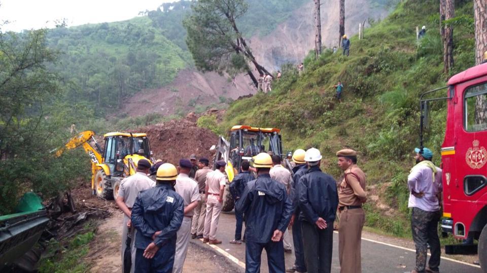印度北部门迪县发生山体滑坡现场图曝光 至少46人死亡