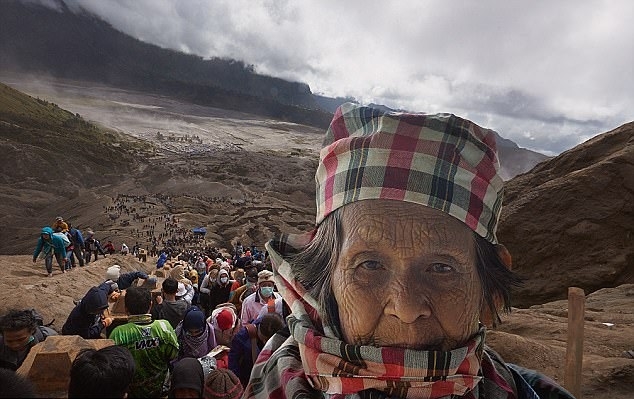 暖心！泰国摄影师丘布P图带85岁母亲环球旅行（2）