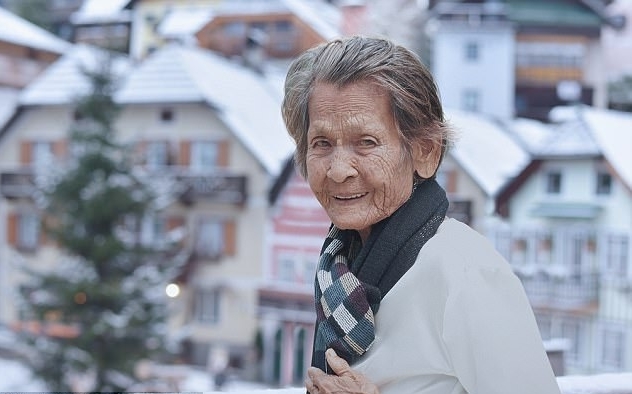 暖心！泰国摄影师丘布P图带85岁母亲环球旅行