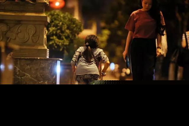 泉州“袖珍姑娘”上央视 她的爱情故事感动中国