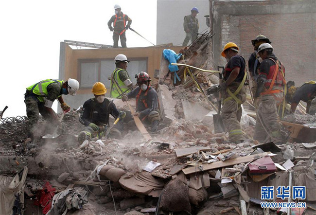 墨西哥地震现场图公布 死亡人数上升至324人