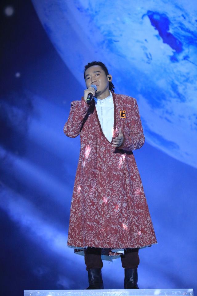 刘欢带出第二季《中国新歌声》总冠军，“钉子户”那英惜败