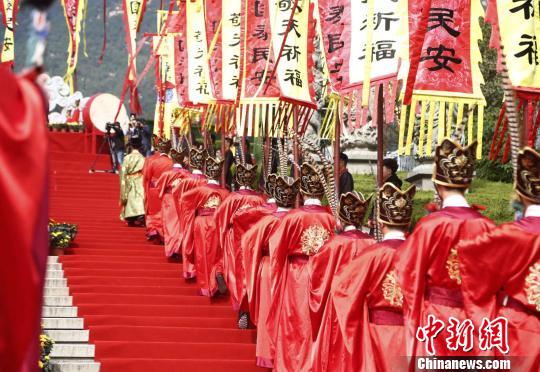 2017海峡两岸“中华民族敬天祈福”仪式在泰山举行