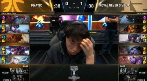 英雄联盟FNC对阵RNG第二场：香锅神奇抢大龙 RNG艰难翻盘获赛点！