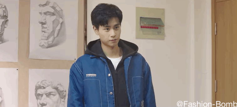 胡一天《致我们单纯的小美好》高冷学霸江辰和元气陈小希爱情甜齁