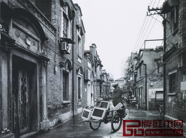 旧上海的街道极具中西文化结合的气息
