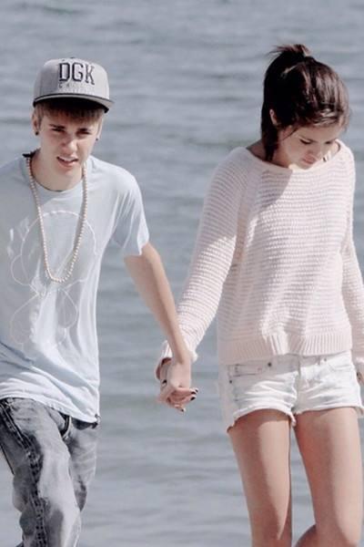 重磅！赛琳娜正式与盆栽哥分手后，与贾斯汀比伯诉衷肠