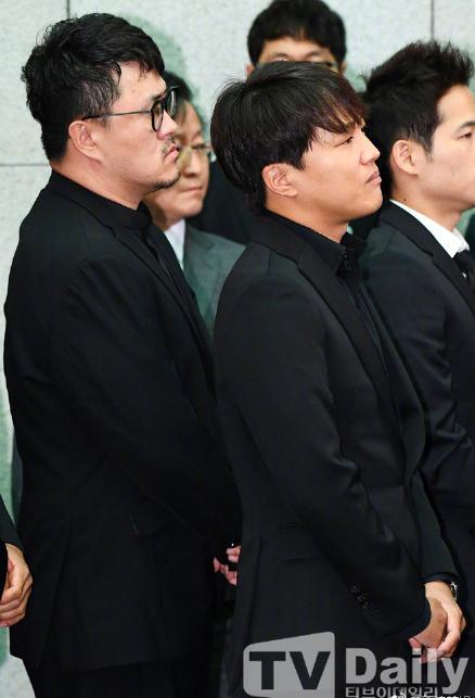 韩国演员金柱赫于今日出殡,车太贤、李准基、文根英等人到场送别